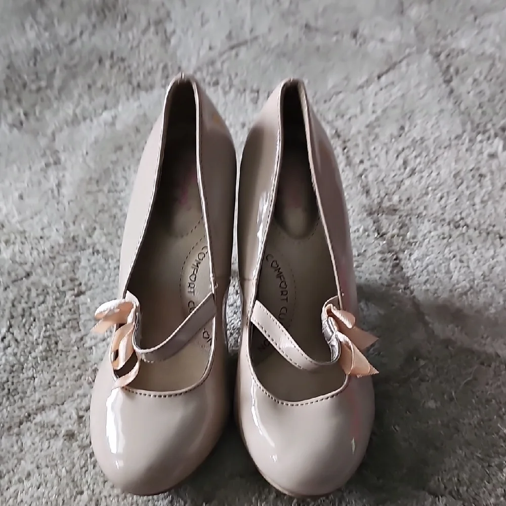 Jellypop Cream Heels with Soft Matte Finish and Rounded Toe